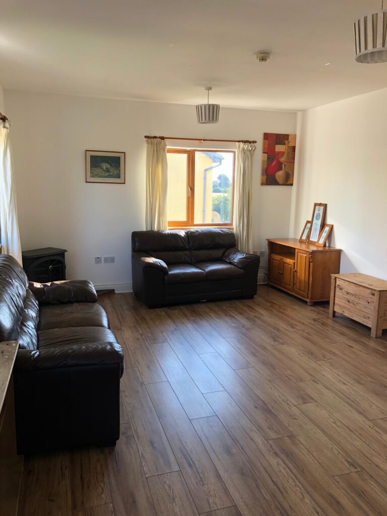 Cluain Caislean, Ferns, Co. Wexford Cluain Caislean, Ferns, Co. Wexford